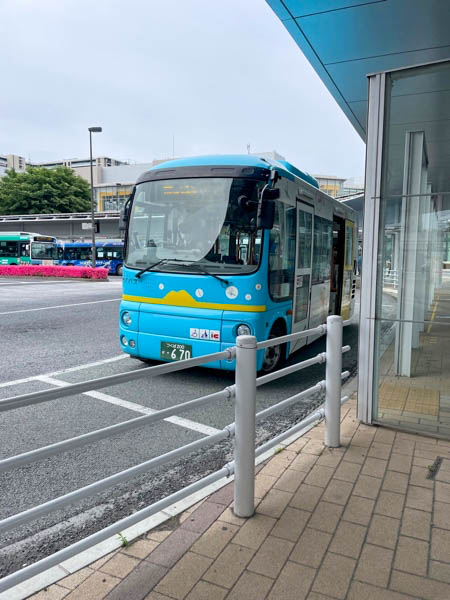 つくばセンターに停車するつくバス