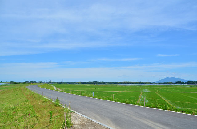 小貝川の土手の上から