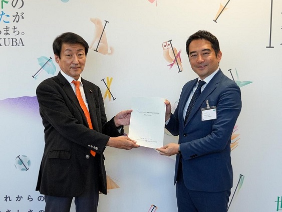 「最終とりまとめ」が坂下座長から市へ提出されました