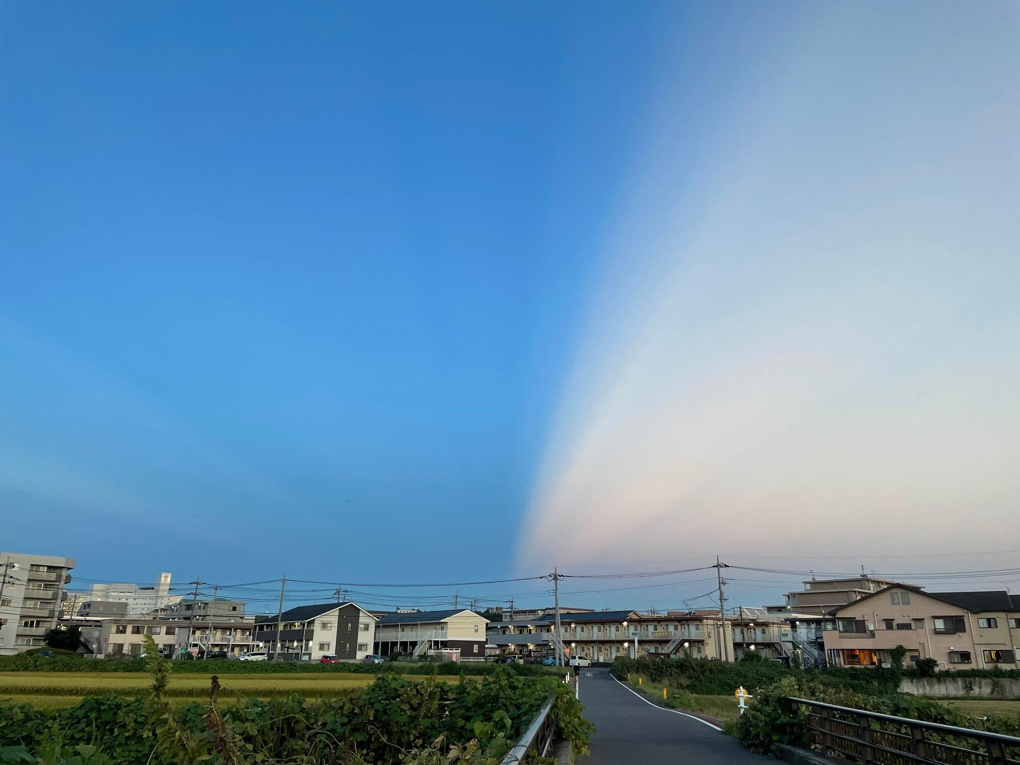 放射状の夕焼け