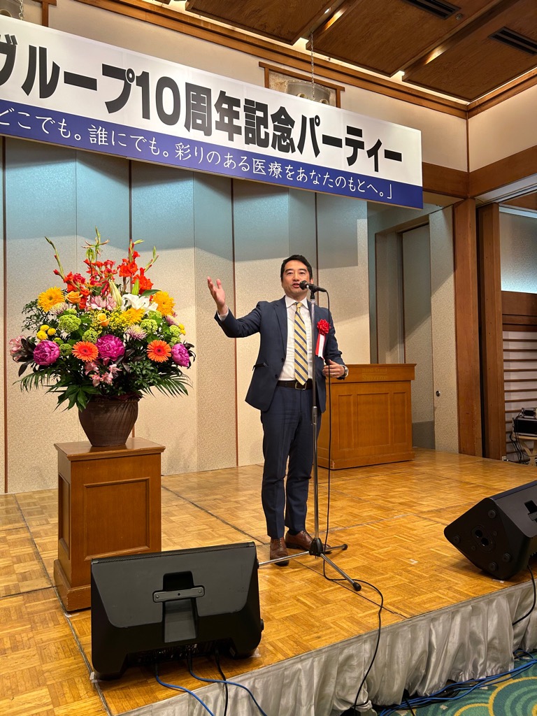 挨拶する市長