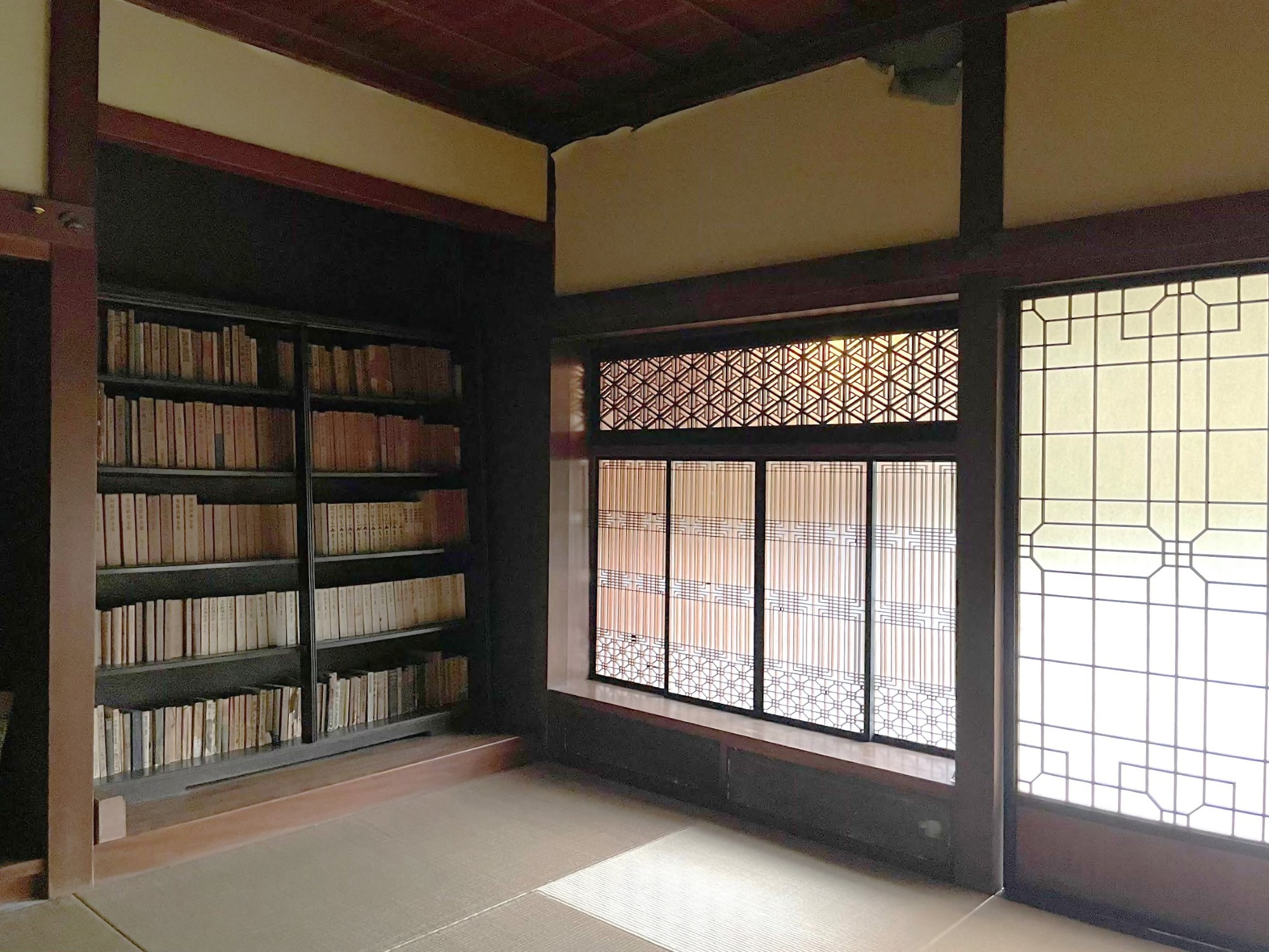 住宅内部・主屋の付書院周辺の様子