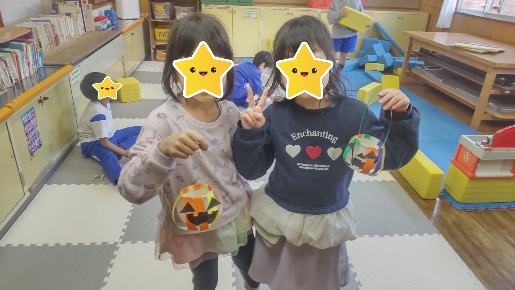 出来上がったキャンディーポットを持っている所①