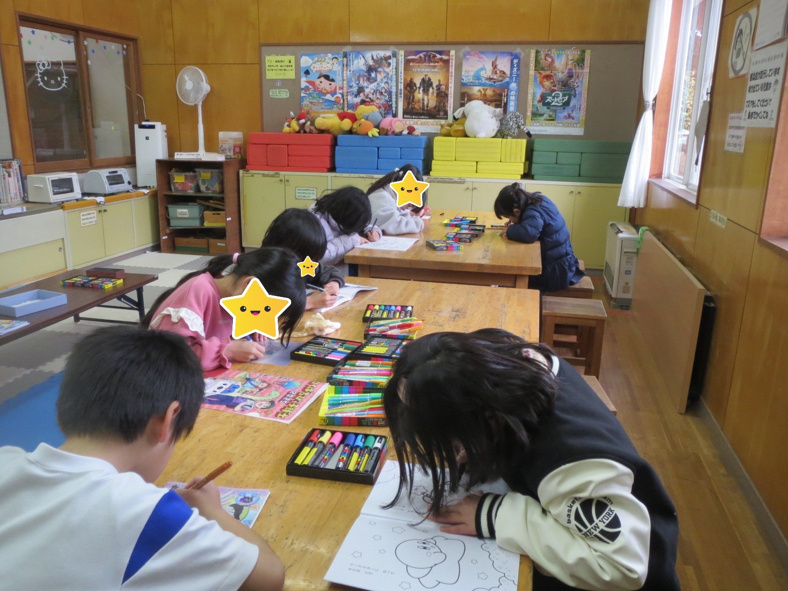 プラバンに下書きをしている所