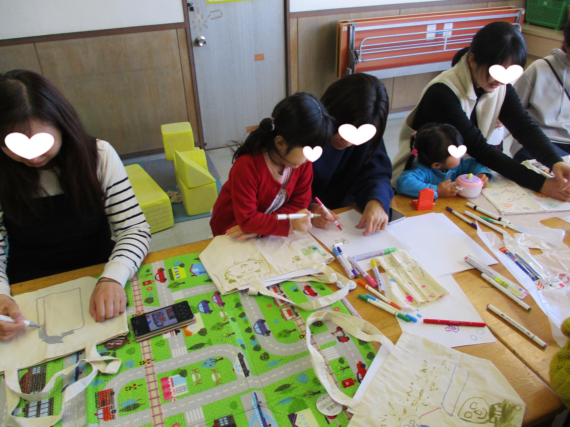 お話しが弾みながら卒業制作