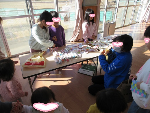 買い物を楽しむ所長先生
