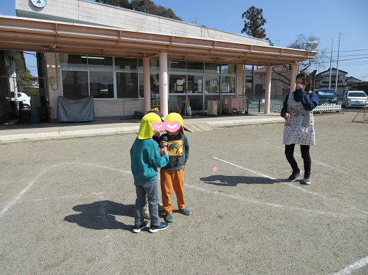 やっと4回目で息を合わせて会の終わりを告げるさくら組