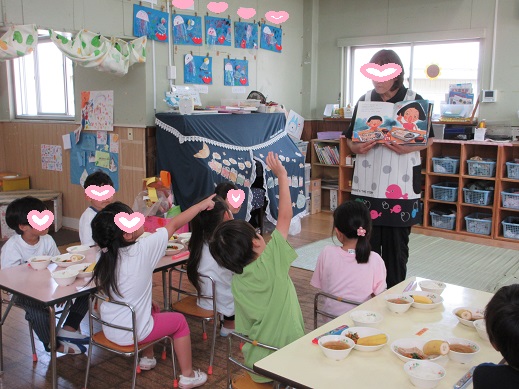 魚が嫌いの男の子の夕食を食べる場面のページ