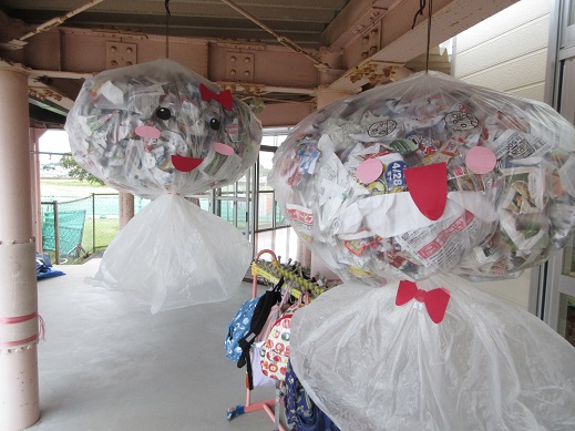 みんなで願いを込めて作ったてるてる坊主