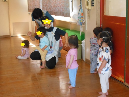 1歳児盆踊り見学