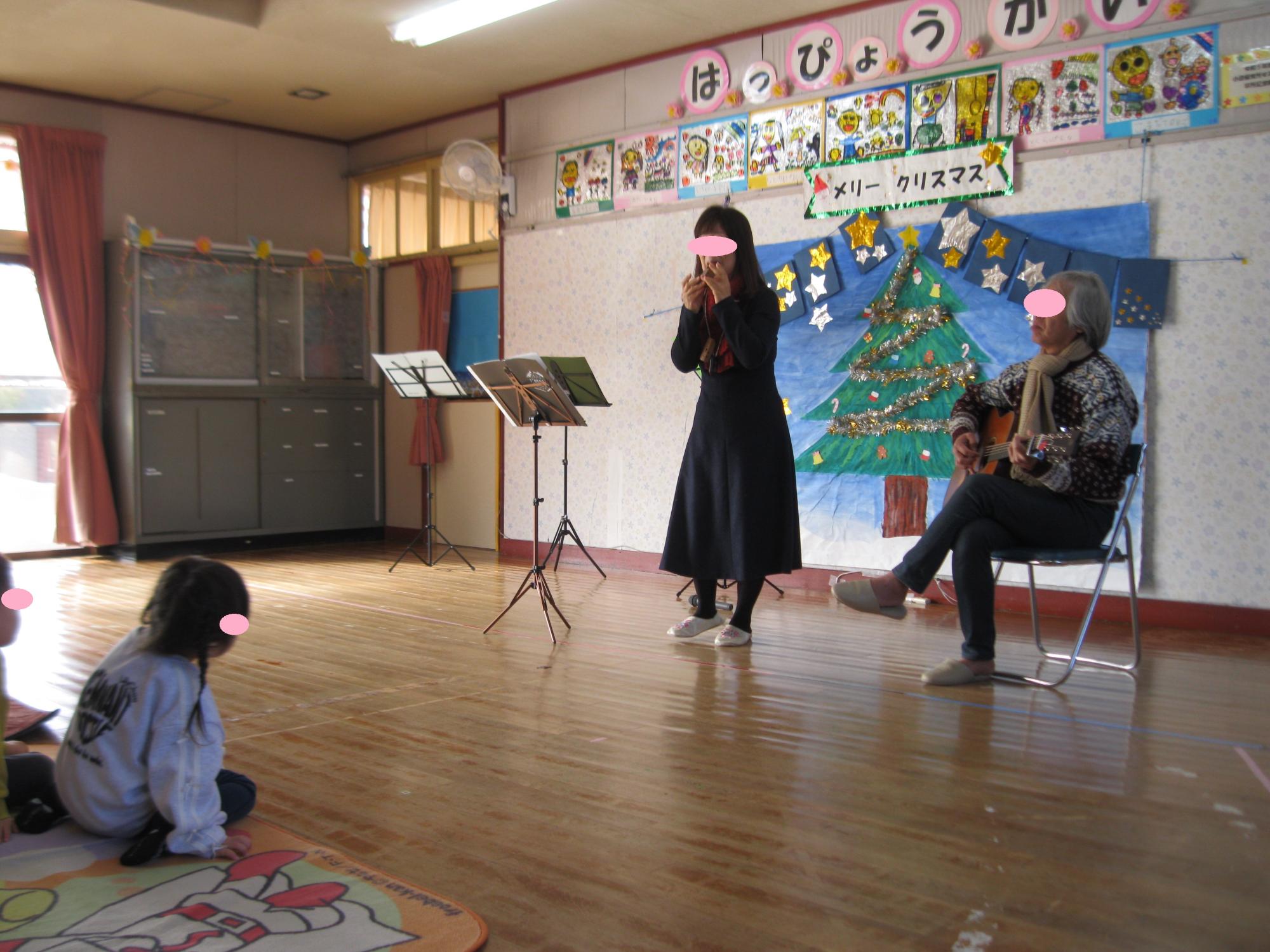 樹音という楽器でジブリの音楽を演奏してもらっているところです。