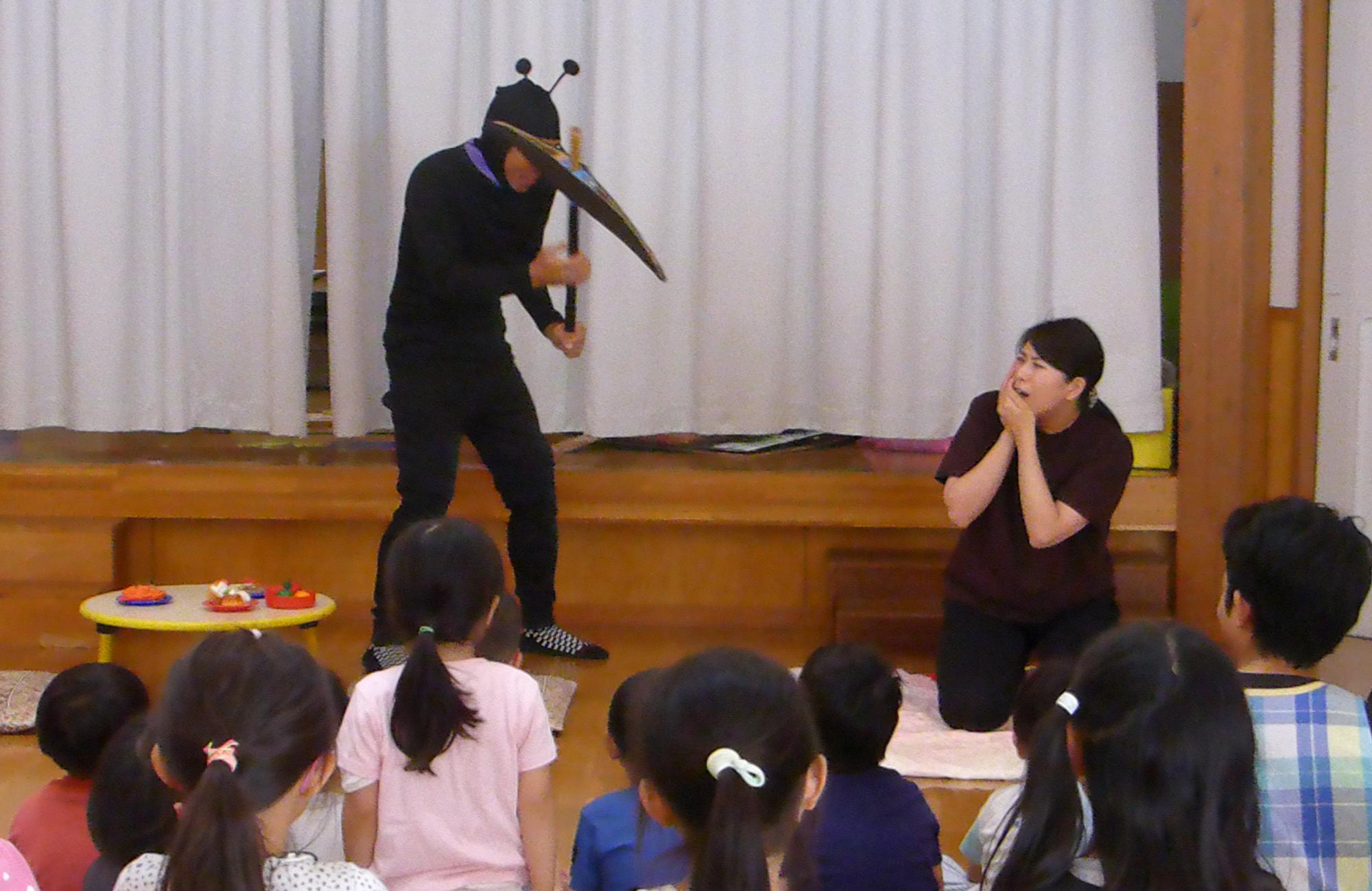 歯が痛くなってしまった子のところに、ばいきんまんが登場しました。