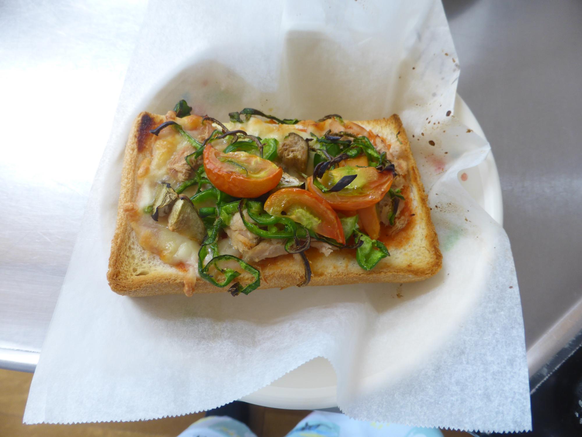 ピザトーストが焼きあがりました。