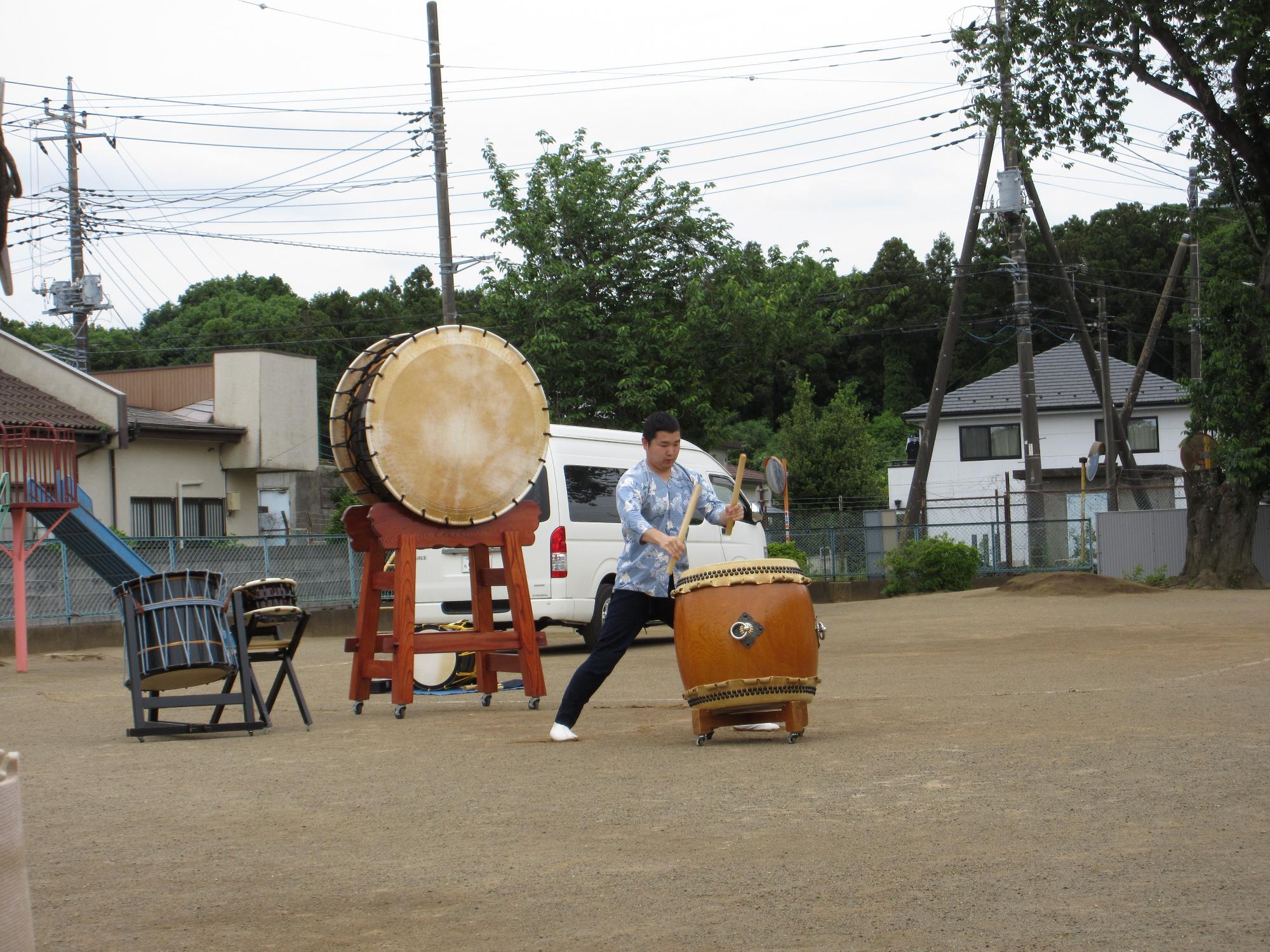 太鼓のお兄さん