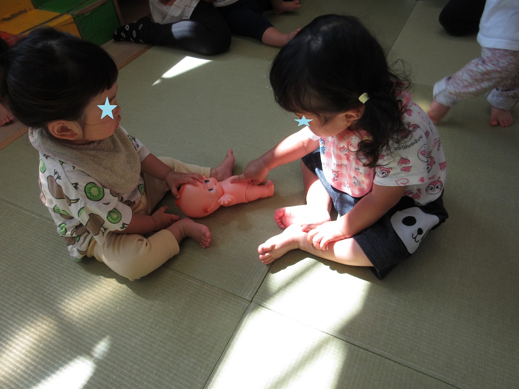 キューピー人形遊び