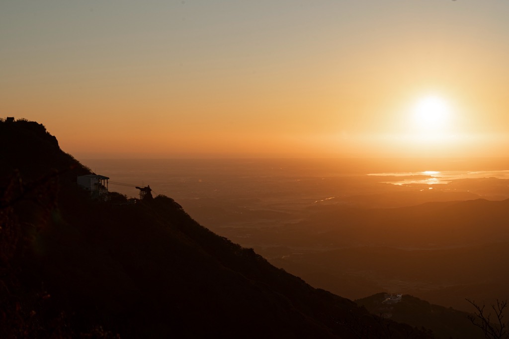 男体山山頂の朝日