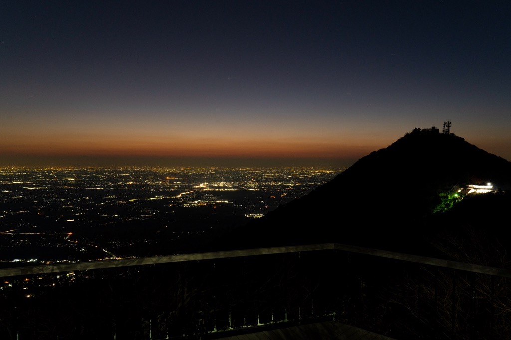 筑波山観光案内所前展望デッキ夜景