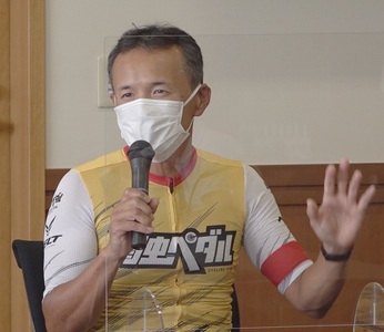 弱虫ペダルサイクリングチーム佐藤GMの写真