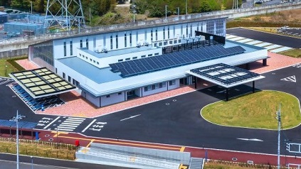 みどりのプールの太陽光発電システムの写真