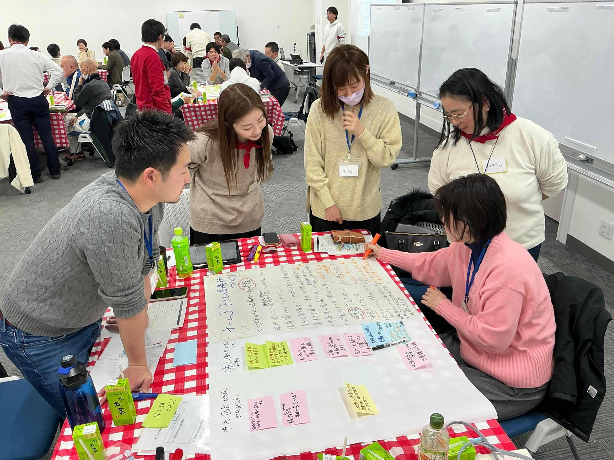 まとめシート作成の様子