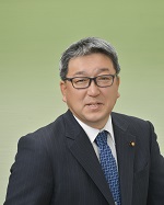 議席番号23ゴトウヤスマサ議員の写真です。