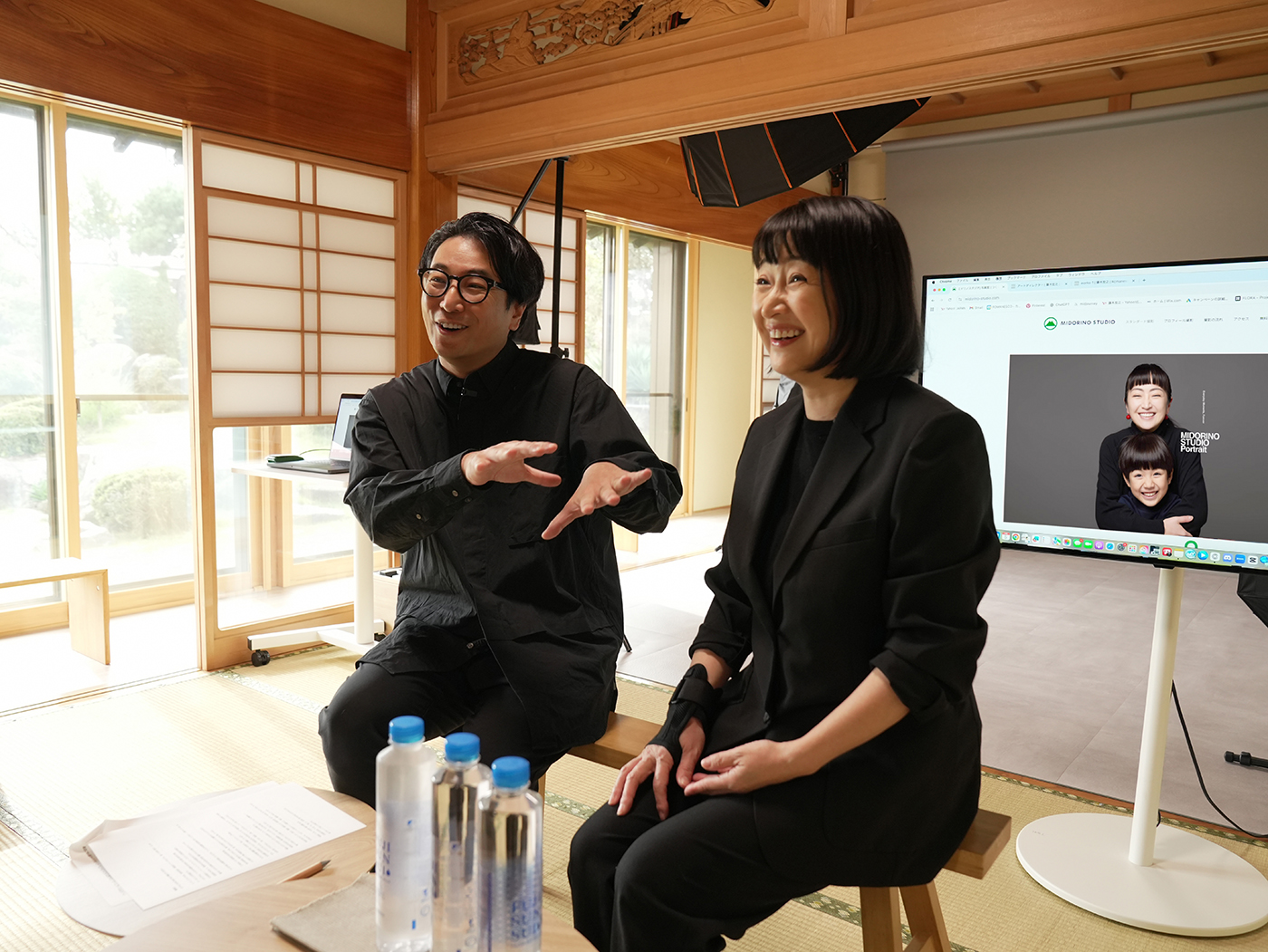 ミドリノスタジオ誕生までを振り返り、その想いを語る藤木夫妻の写真