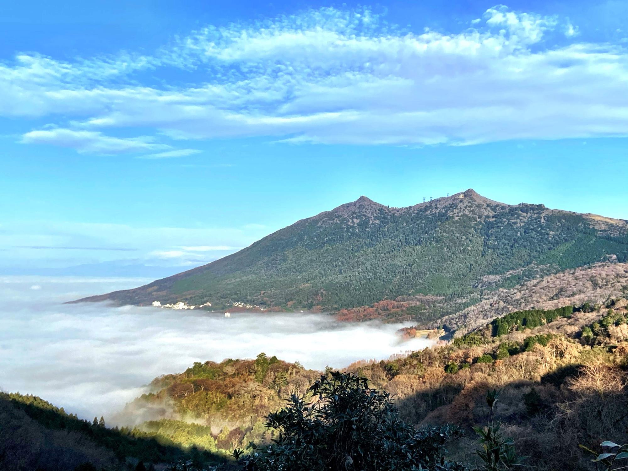 優秀賞 着く波の山(筑波山)