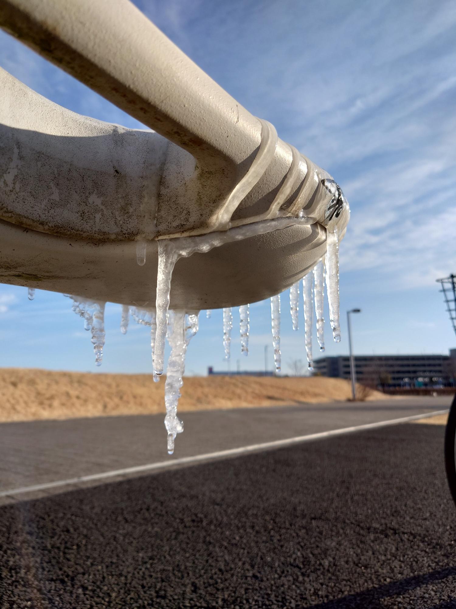 つららつらなるつくば