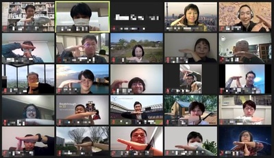 第3回HackMyTsukuba2021の参加者が映し出されているオンラインミーティング中のパソコン画面の写真