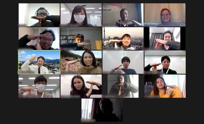 第5回HackMyTsukuba2020の参加者が映し出されているオンラインミーティング中のパソコン画面の写真