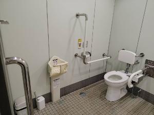 北側スタンド多目的トイレ