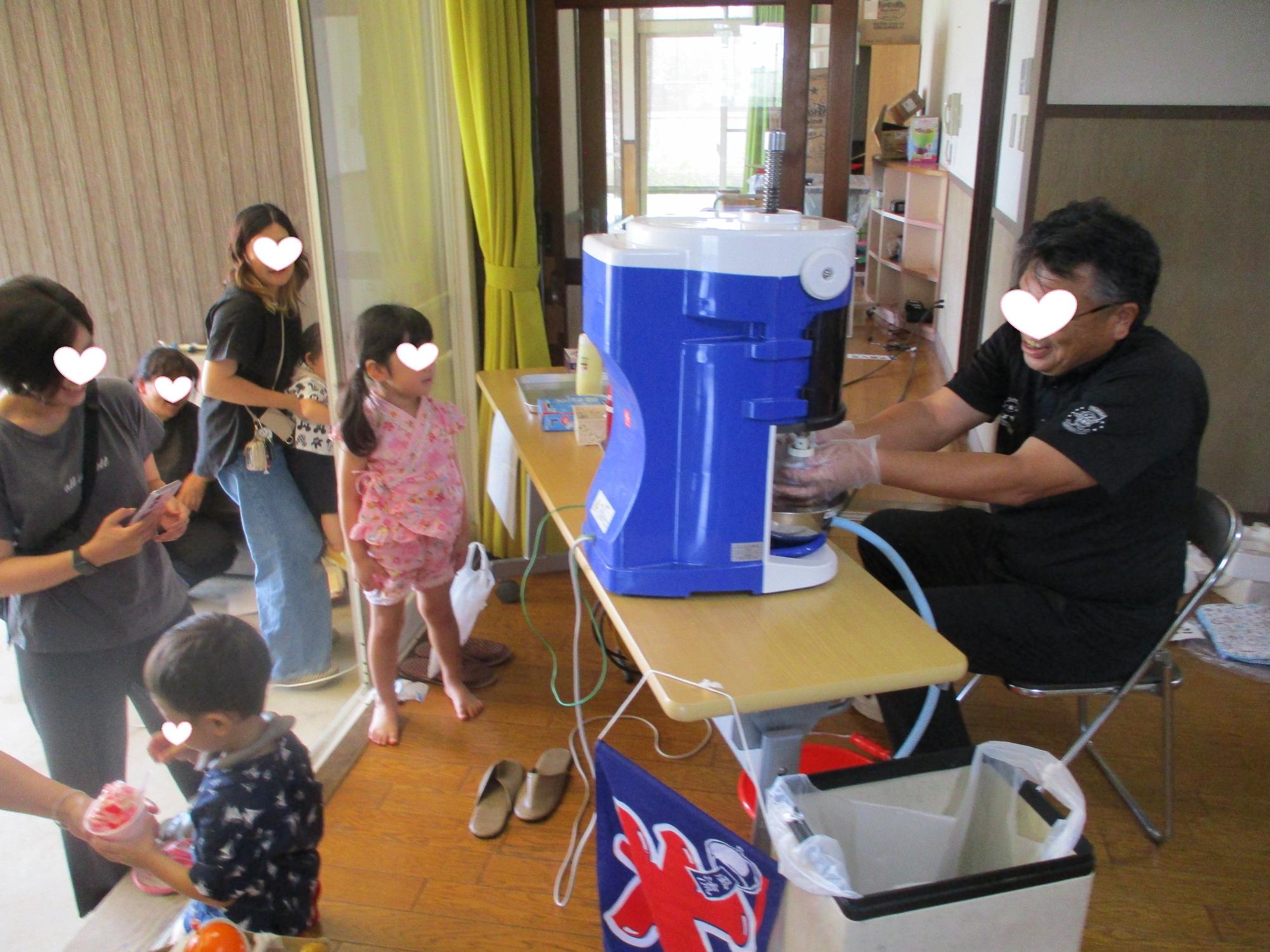 かき氷作りが名人級な館長先生