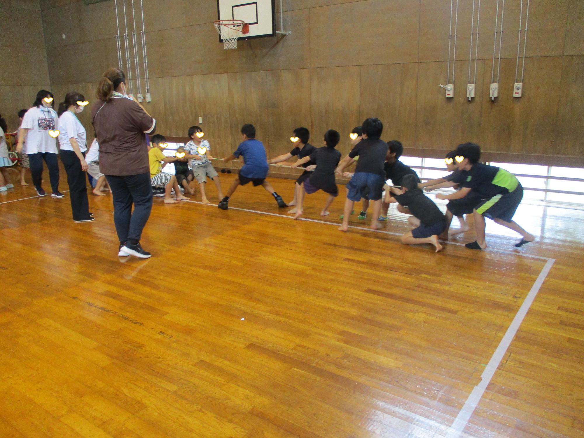 普段はなかなできない綱引き対決