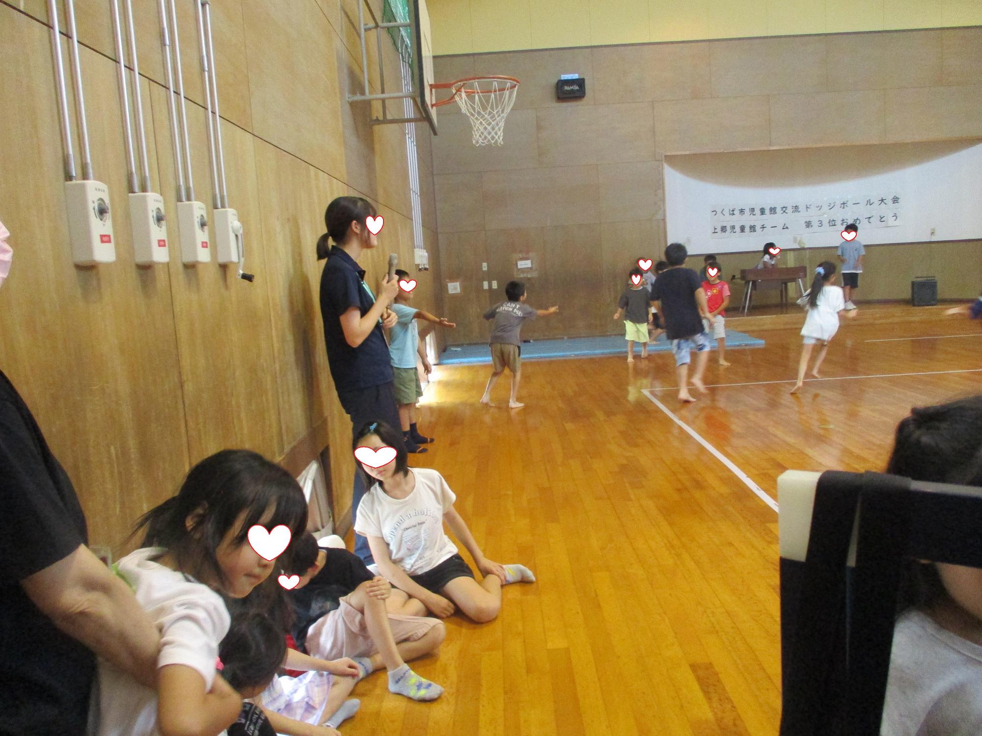 司会進行にタイムキーパーと大活躍の先生