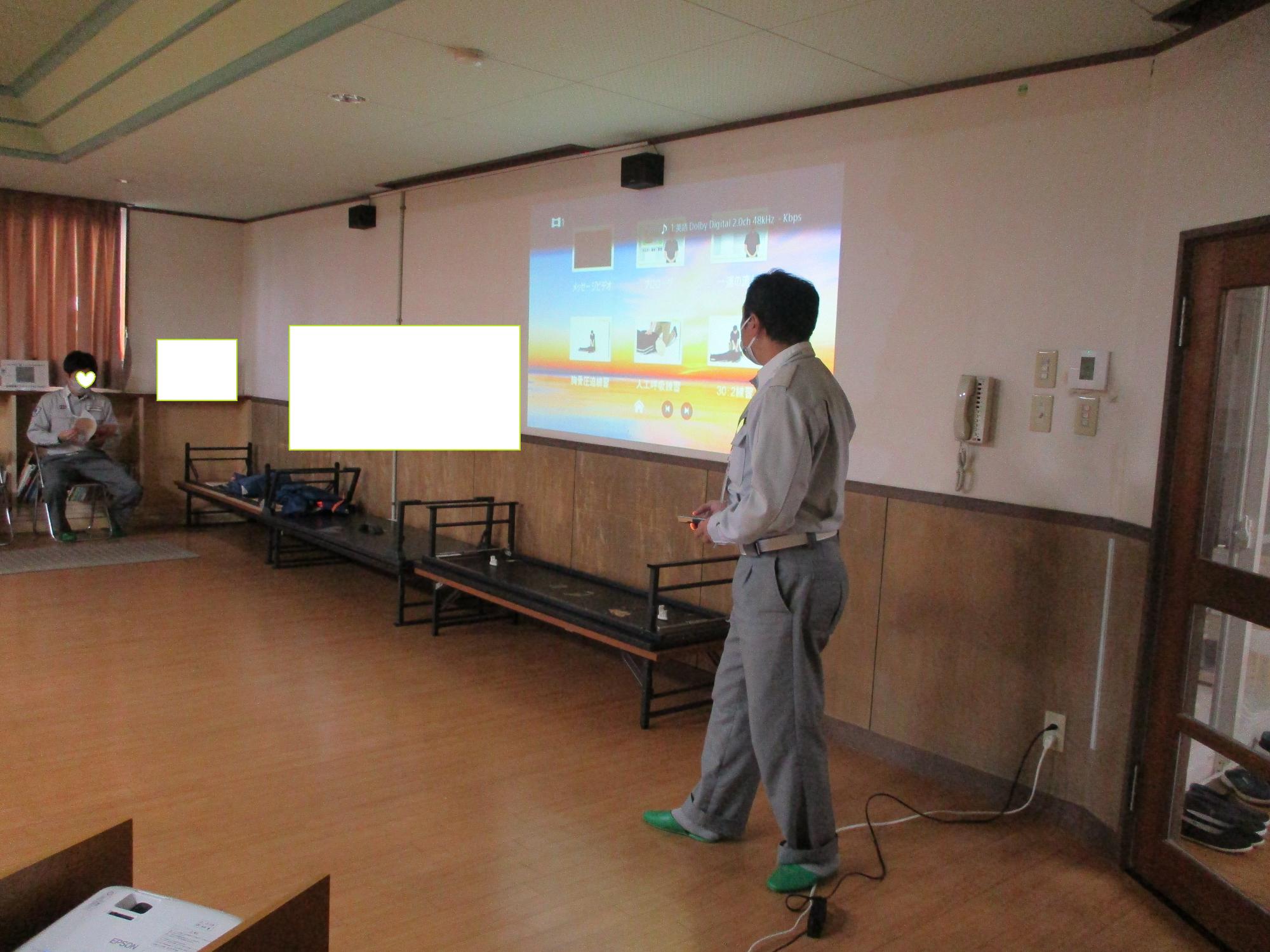 DVDを視聴しながらの座学