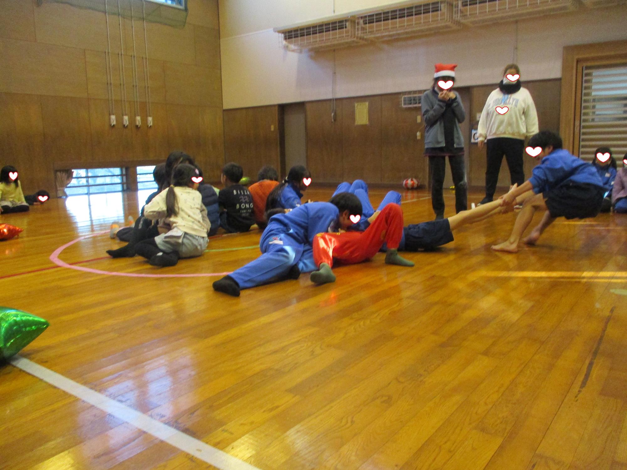 お互い負けないようにがんばる大根ぬき