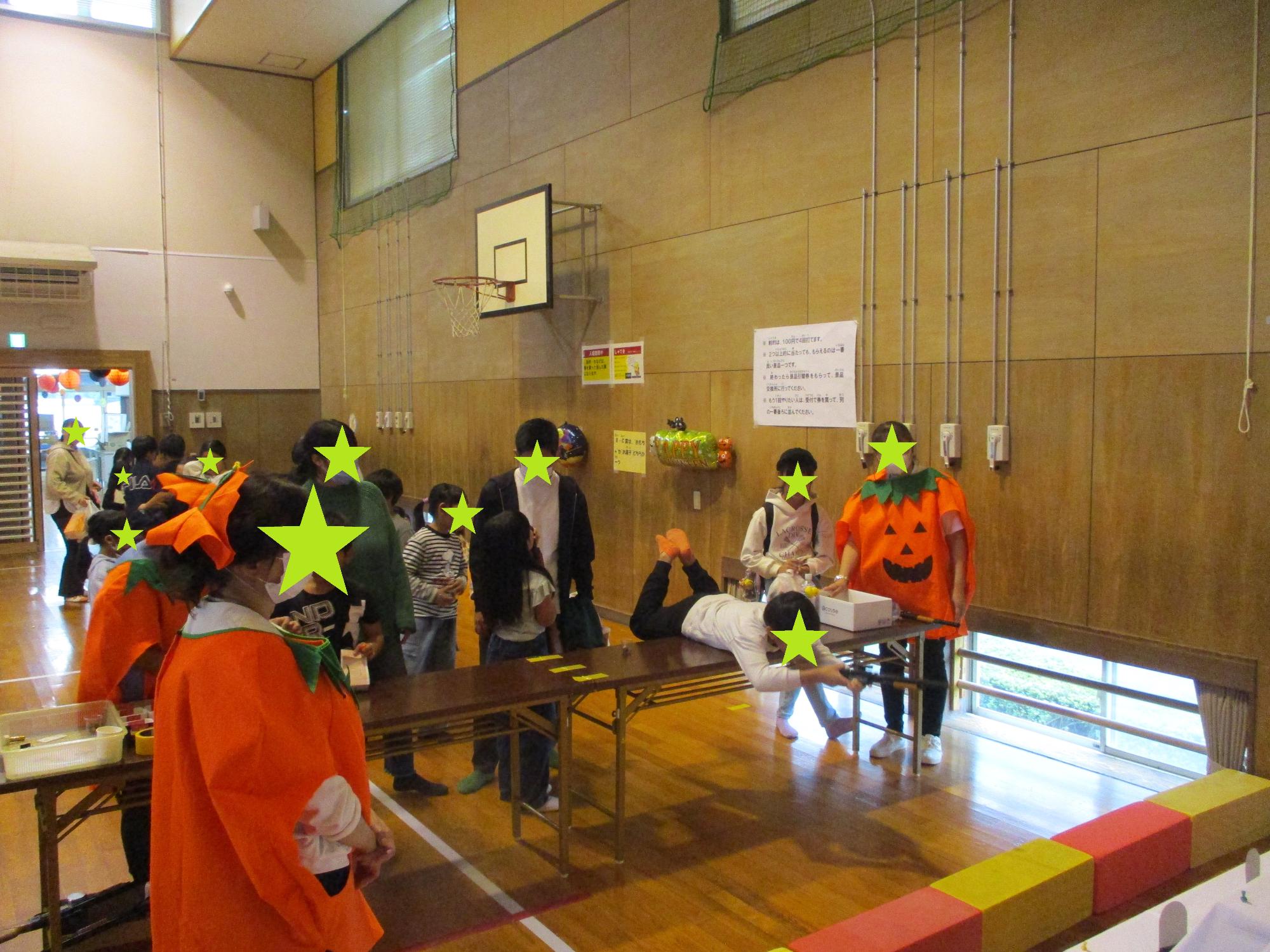 射的に挑戦する子どもたち