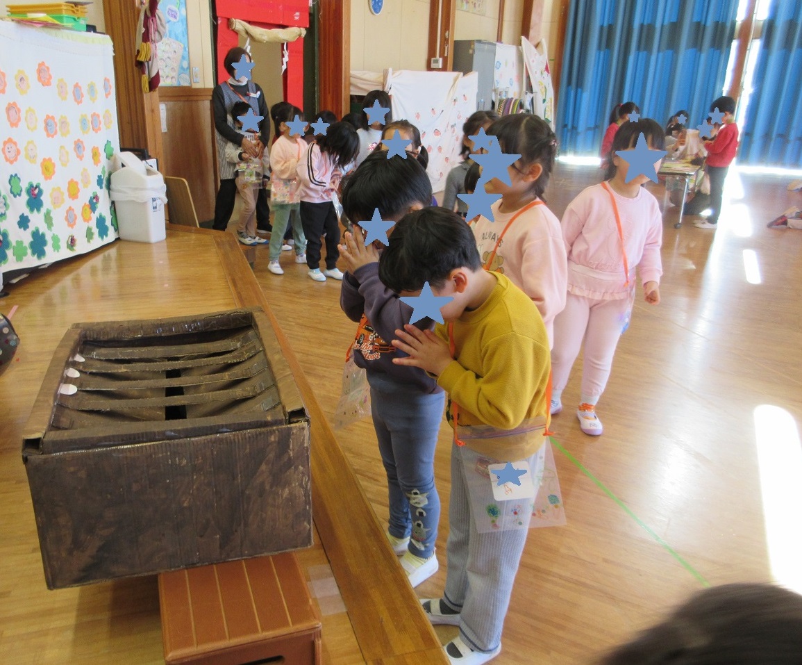 お参りする様子