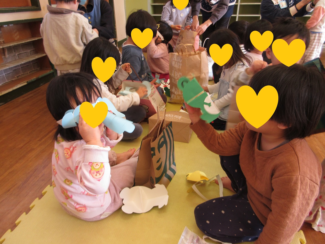 お買い物が終わって遊び始めたところ