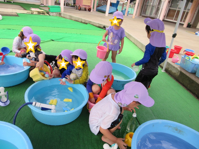 みんなで遊ぶ様子はほほえましいです。
