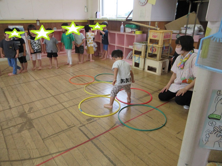 ケンケンパー上手に跳んでいます