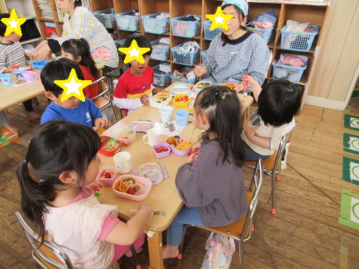 3歳児クラスのお弁当の様子です
