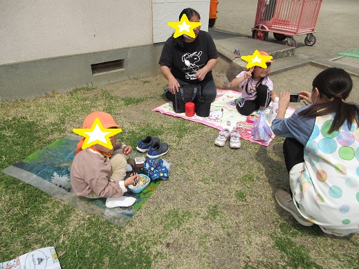 外でのお弁当はやっぱりおいしいですね