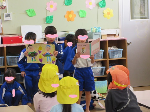 1年生の一年間を説明してもらう場面