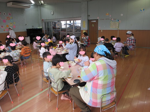 ホールでの会食