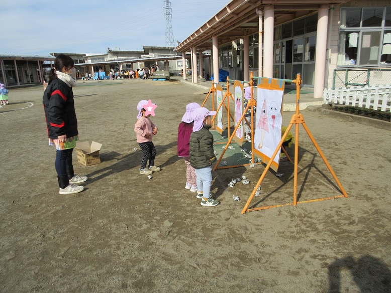 的当てを楽しんでいる様子です。