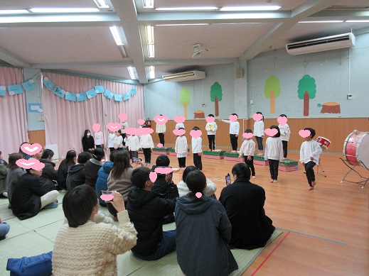 合唱を楽しむさくら組