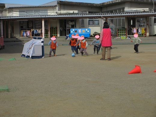 すみれ組のサッカー対決