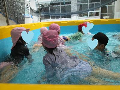 水の中でワニ歩き