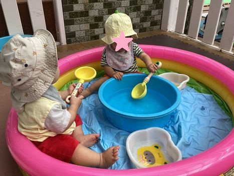 赤ちゃんの水遊び